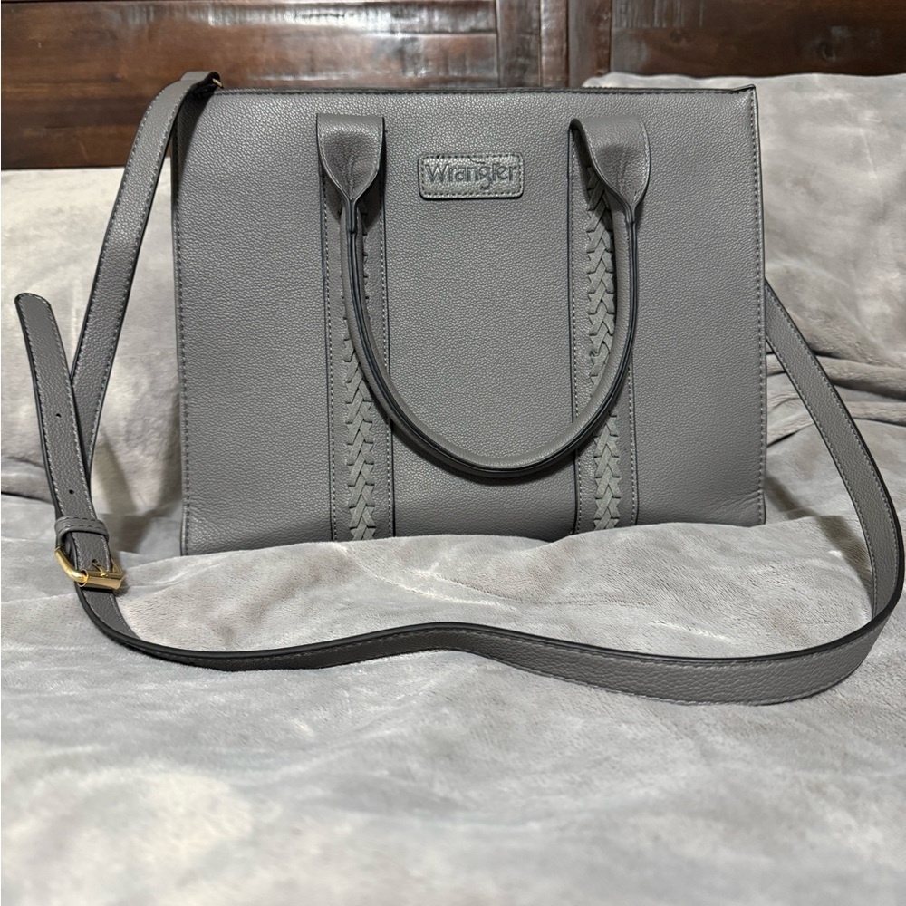 Wrangler Elegant Gray Crossbody Bag